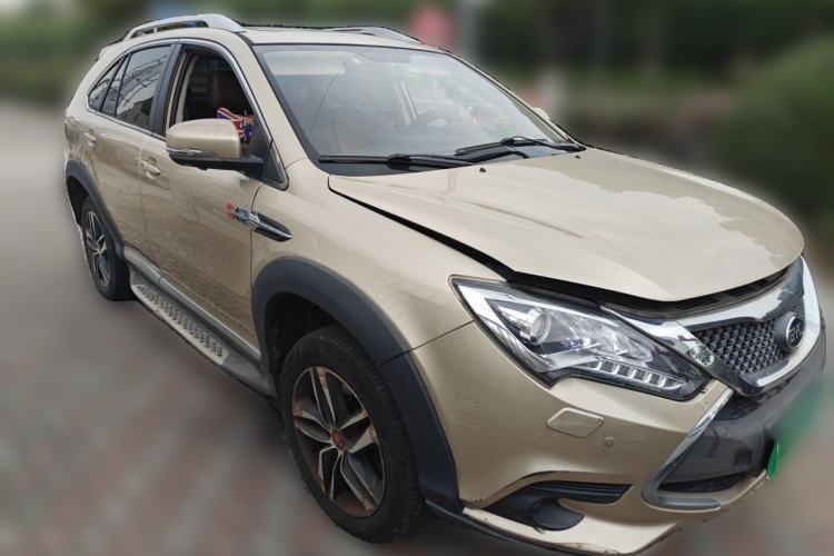 Used BYD Tang New Energy 2015 2.0T Four-Wheel-Drive Flagship Model Front Right 45 Deg