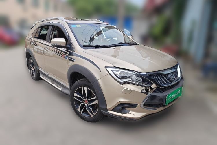 Used BYD Tang New Energy 2015 2.0T Four-Wheel-Drive Flagship Model Front Right 45 Deg