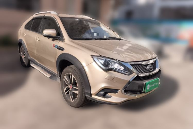 Used BYD Tang New Energy 2015 2.0T Four-Wheel-Drive Flagship Model Front Right 45 Deg