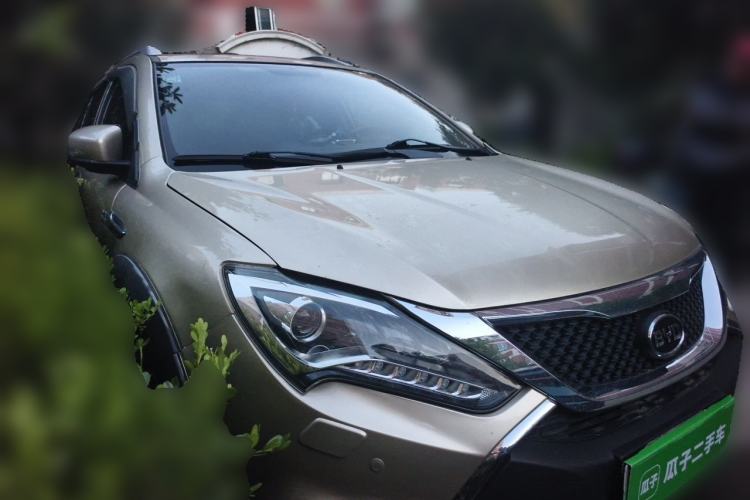 Used BYD Tang New Energy 2015 2.0T Four-Wheel-Drive Flagship Model Front Right 45 Deg
