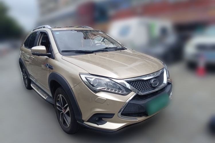 Used BYD Tang New Energy 2015 2.0T Four-Wheel-Drive Flagship Model Front Right 45 Deg