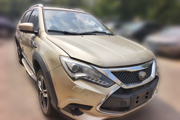 Used BYD Tang New Energy 2015 2.0T Four-Wheel-Drive Flagship Model Front Right 45 Deg