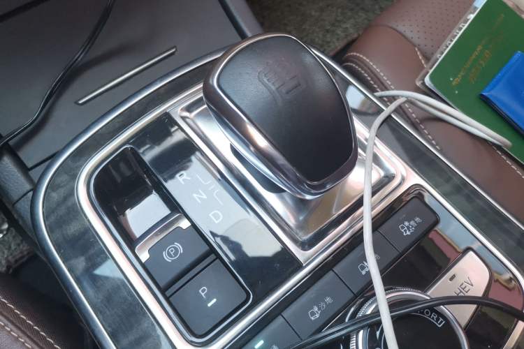 Used BYD Tang New Energy 2015 2.0T Four-Wheel-Drive Flagship Model Gear Lever