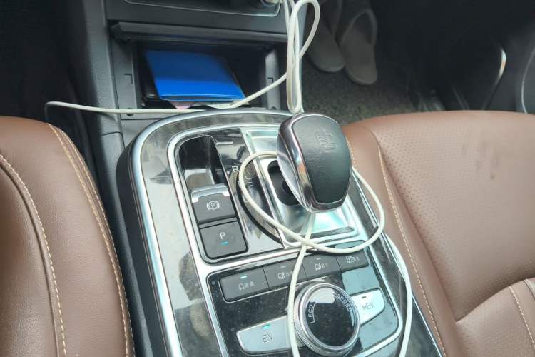 Used BYD Tang New Energy 2015 2.0T Four-Wheel-Drive Flagship Model Gear Lever