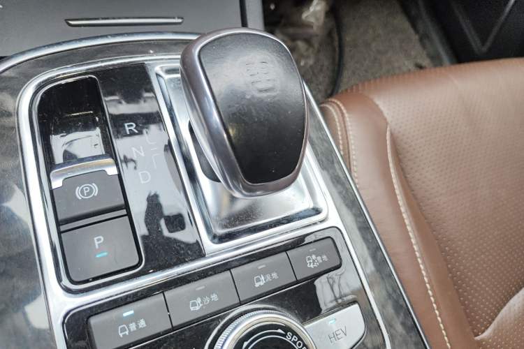 Used BYD Tang New Energy 2015 2.0T Four-Wheel-Drive Flagship Model Gear Lever