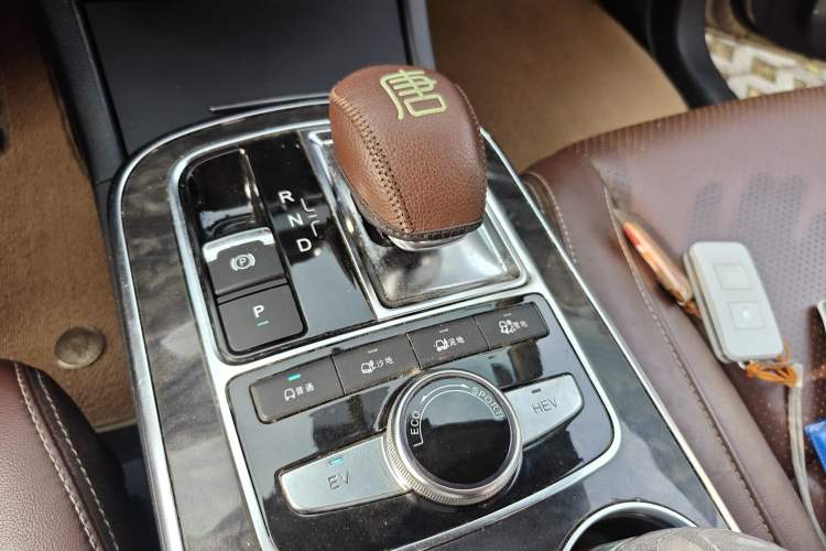 Used BYD Tang New Energy 2015 2.0T Four-Wheel-Drive Flagship Model Gear Lever