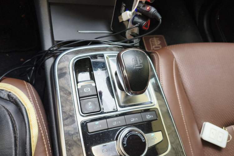 Used BYD Tang New Energy 2015 2.0T Four-Wheel-Drive Flagship Model Gear Lever