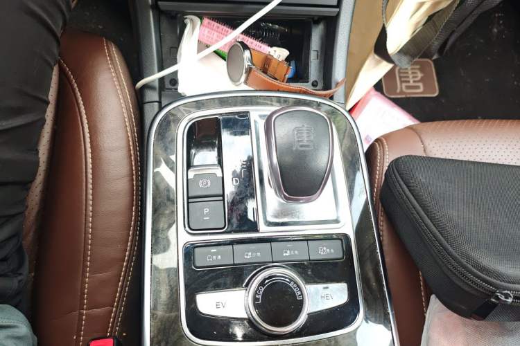 Used BYD Tang New Energy 2015 2.0T Four-Wheel-Drive Flagship Model Gear Lever