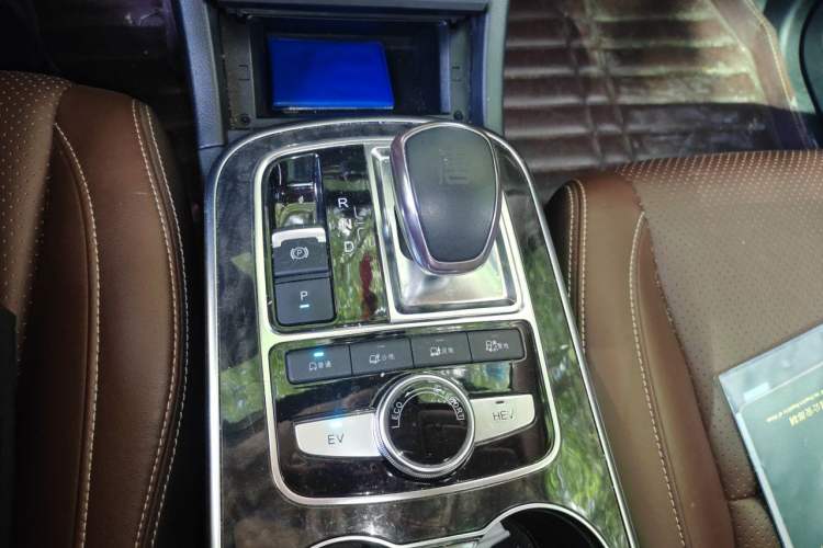 Used BYD Tang New Energy 2015 2.0T Four-Wheel-Drive Flagship Model Gear Lever