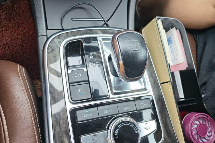 Used BYD Tang New Energy 2015 2.0T Four-Wheel-Drive Flagship Model Gear Lever