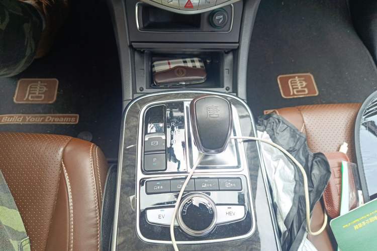 Used BYD Tang New Energy 2015 2.0T Four-Wheel-Drive Flagship Model Gear Lever