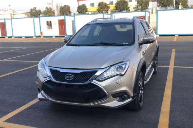 Used BYD Tang New Energy 2015 2.0T Four-Wheel-Drive Flagship Model