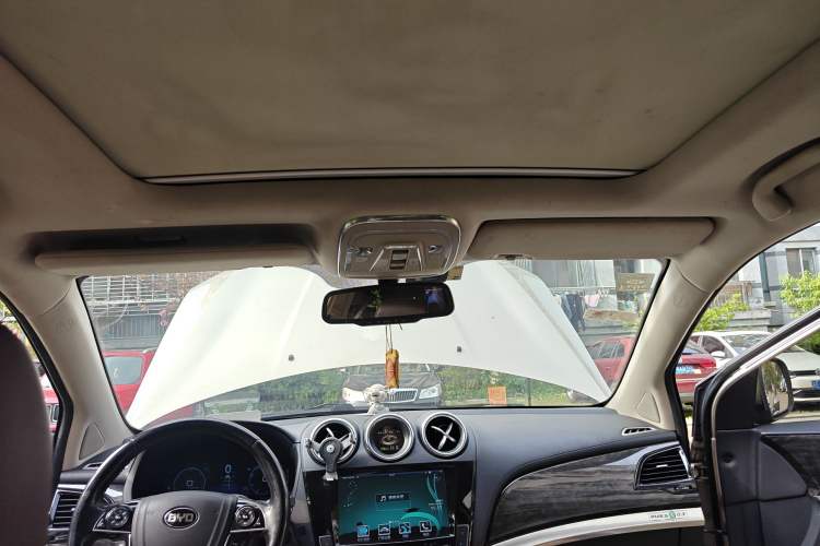 Used BYD Tang New Energy 2015 2.0T Four-Wheel-Drive Flagship Model Headliner