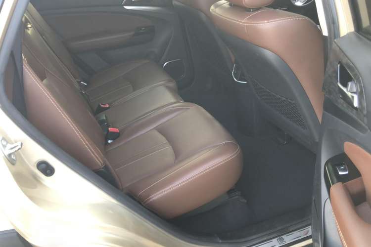 Used BYD Tang New Energy 2015 2.0T Four-Wheel-Drive Flagship Model Interior 3