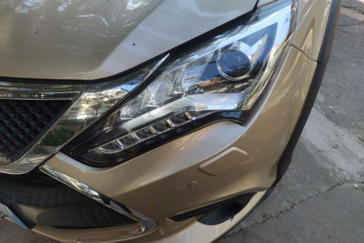 Used BYD Tang New Energy 2015 2.0T Four-Wheel-Drive Flagship Model Left Front Headlight