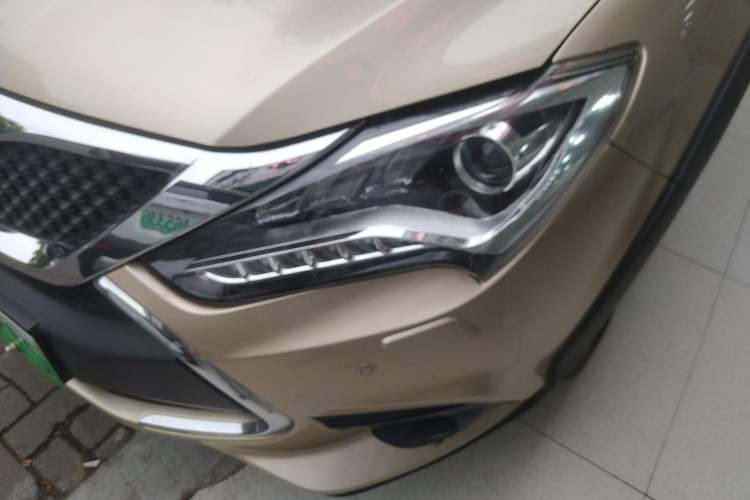 Used BYD Tang New Energy 2015 2.0T Four-Wheel-Drive Flagship Model Left Front Headlight