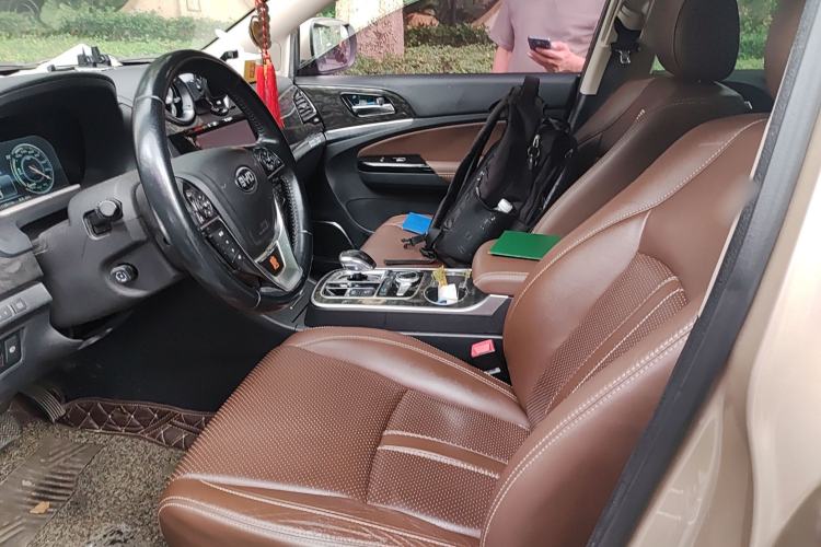 Used BYD Tang New Energy 2015 2.0T Four-Wheel Drive Luxury Model Left Front Seat