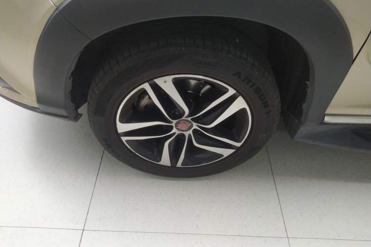 Used BYD Tang New Energy 2015 2.0T Four-Wheel-Drive Flagship Model Left Front Wheel Hub