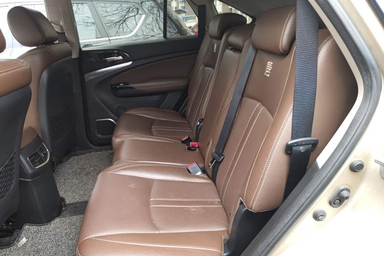 Used BYD Tang New Energy 2015 2.0T Four-Wheel-Drive Flagship Model Left Rear Seat