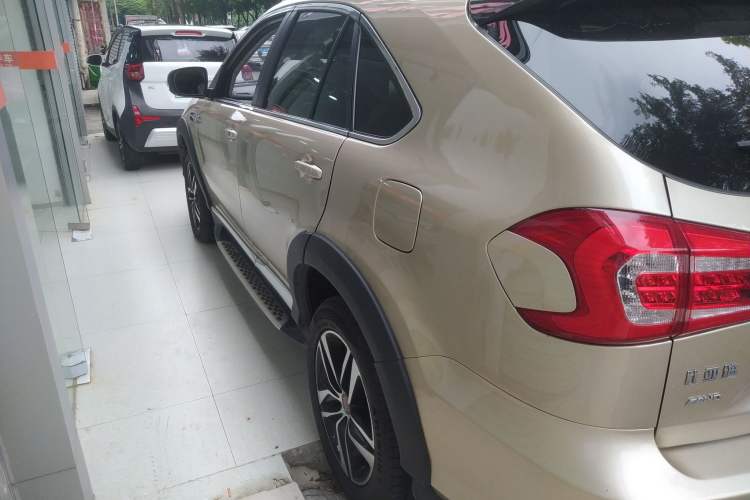 Used BYD Tang New Energy 2015 2.0T Four-Wheel-Drive Flagship Model Left Side