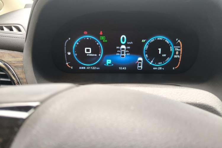 Used BYD Tang New Energy 2015 2.0T Four-Wheel-Drive Flagship Model Odometer Close Up