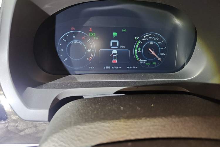 Used BYD Tang New Energy 2015 2.0T Four-Wheel-Drive Flagship Model Odometer Close Up