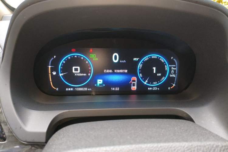 Used BYD Tang New Energy 2015 2.0T Four-Wheel-Drive Flagship Model Odometer Close Up