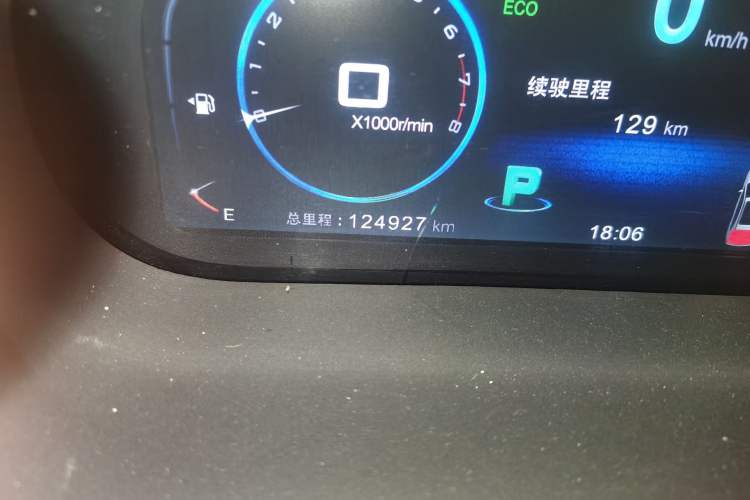 Used BYD Tang New Energy 2015 2.0T Four-Wheel-Drive Flagship Model Odometer Close Up