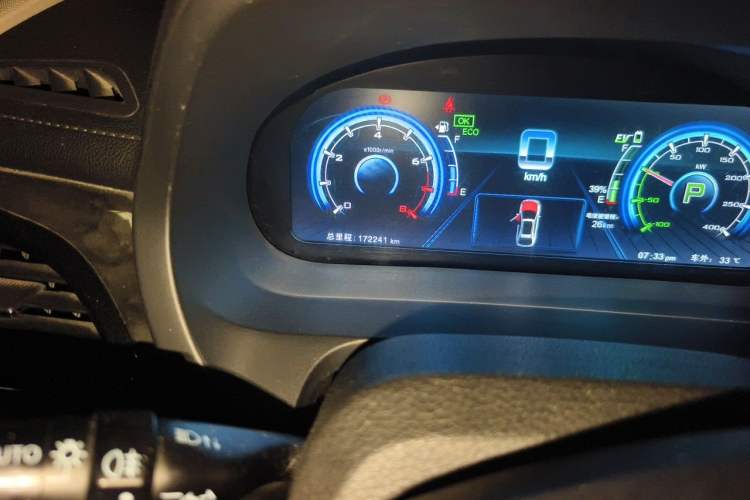 Used BYD Tang New Energy 2015 2.0T Four-Wheel-Drive Flagship Model Odometer Close Up
