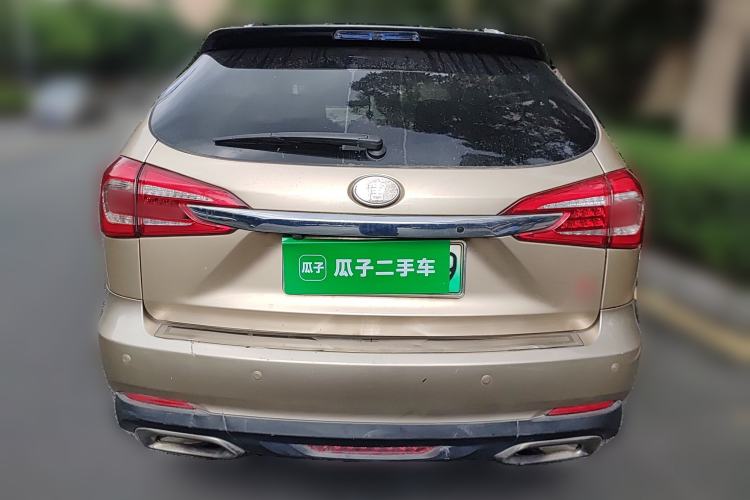 Used BYD Tang New Energy 2015 2.0T Four-Wheel Drive Luxury Model Rear