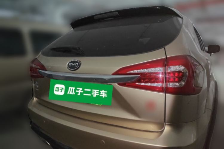 Used BYD Tang New Energy 2015 2.0T Four-Wheel-Drive Flagship Model Rear