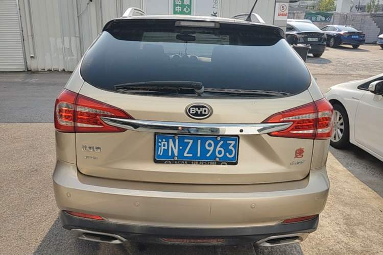 Used BYD Tang New Energy 2015 2.0T Four-Wheel-Drive Flagship Model Rear