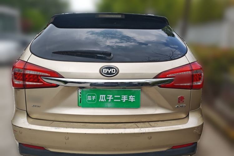 Used BYD Tang New Energy 2015 2.0T Four-Wheel-Drive Flagship Model Rear