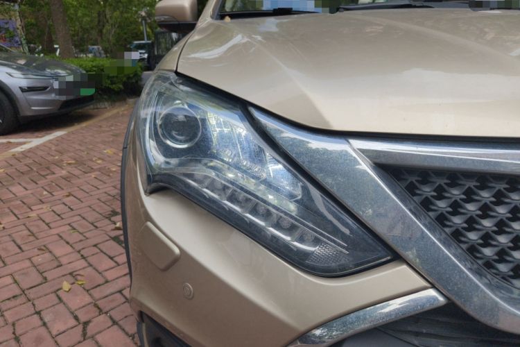 Used BYD Tang New Energy 2015 2.0T Four-Wheel-Drive Flagship Model Right Front Headlight