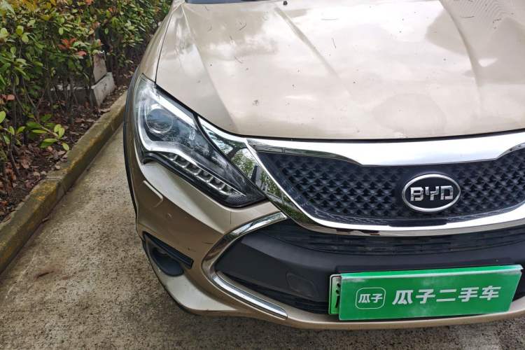 Used BYD Tang New Energy 2015 2.0T Four-Wheel-Drive Flagship Model Right Front Headlight