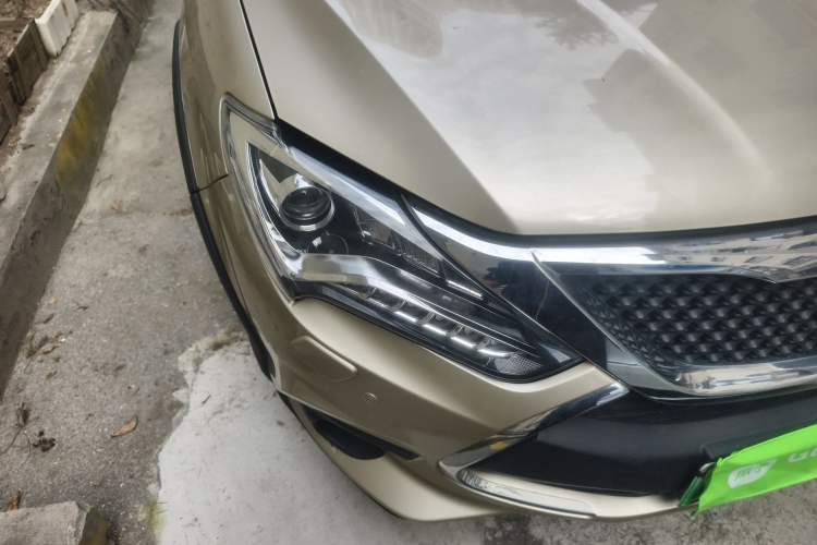 Used BYD Tang New Energy 2015 2.0T Four-Wheel-Drive Flagship Model Right Front Headlight
