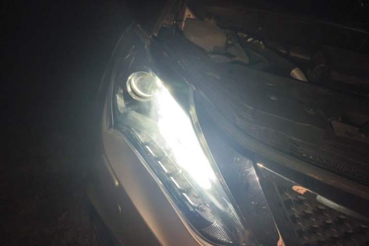 Used BYD Tang New Energy 2015 2.0T Four-Wheel-Drive Flagship Model Right Front Headlight