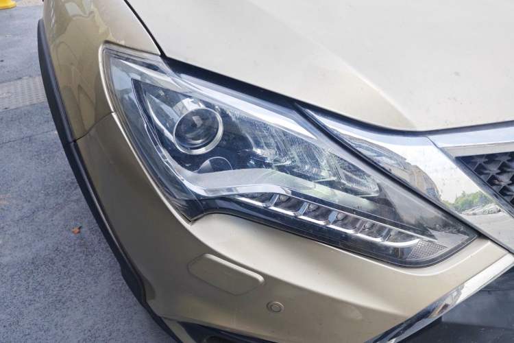 Used BYD Tang New Energy 2015 2.0T Four-Wheel-Drive Flagship Model Right Front Headlight