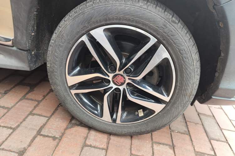 Used BYD Tang New Energy 2015 2.0T Four-Wheel-Drive Flagship Model Right Front Wheel Hub