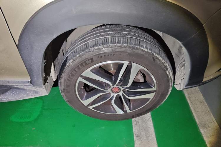 Used BYD Tang New Energy 2015 2.0T Four-Wheel-Drive Flagship Model Right Front Wheel Hub