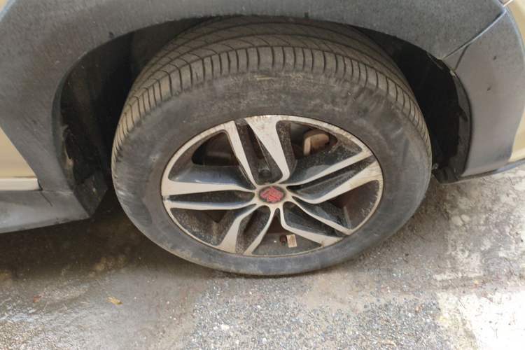 Used BYD Tang New Energy 2015 2.0T Four-Wheel-Drive Flagship Model Right Front Wheel Hub
