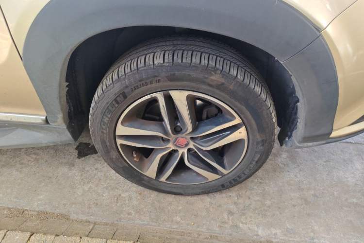 Used BYD Tang New Energy 2015 2.0T Four-Wheel-Drive Flagship Model Right Front Wheel Hub