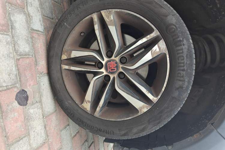Used BYD Tang New Energy 2015 2.0T Four-Wheel-Drive Flagship Model Right Front Wheel Hub