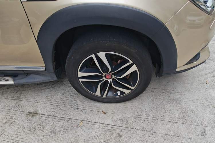 Used BYD Tang New Energy 2015 2.0T Four-Wheel-Drive Flagship Model Right Front Wheel Hub