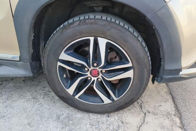 Used BYD Tang New Energy 2015 2.0T Four-Wheel-Drive Flagship Model Right Front Wheel Hub