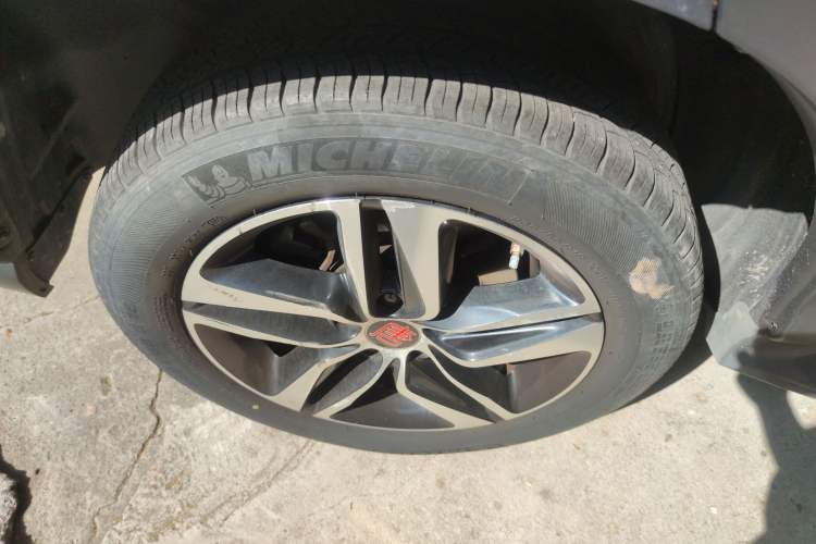 Used BYD Tang New Energy 2015 2.0T Four-Wheel-Drive Flagship Model Right Rear Wheel Hub