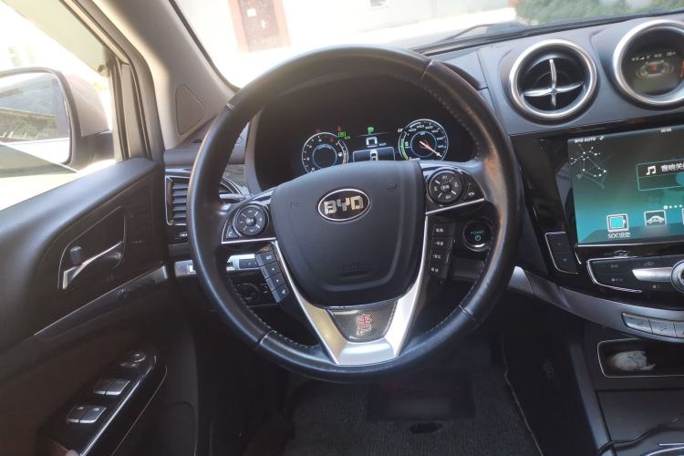 Used BYD Tang New Energy 2015 2.0T Four-Wheel-Drive Flagship Model Steering Wheel