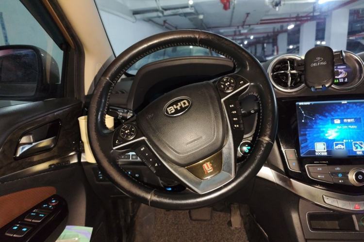 Used BYD Tang New Energy 2015 2.0T Four-Wheel-Drive Flagship Model Steering Wheel