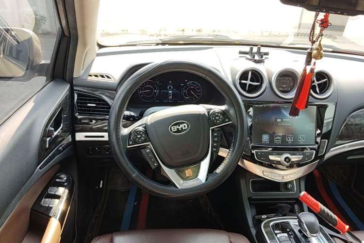 Used BYD Tang New Energy 2015 2.0T Four-Wheel-Drive Flagship Model Steering Wheel