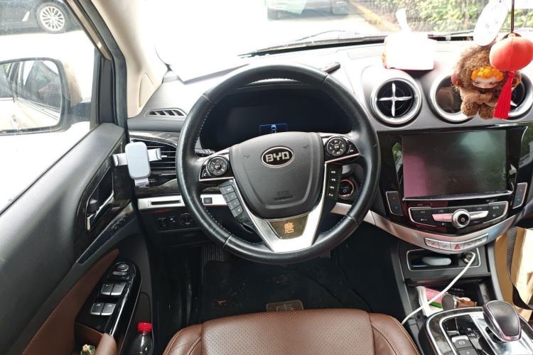Used BYD Tang New Energy 2015 2.0T Four-Wheel-Drive Flagship Model Steering Wheel